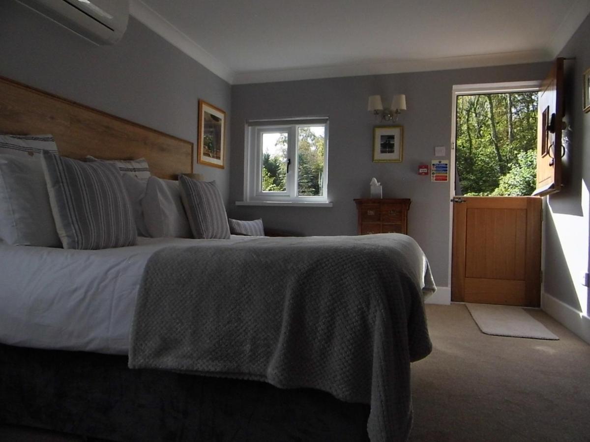 Bed and Breakfast The Mill At Glynhir Ammanford Esterno foto